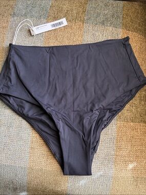 Everlane High-Rise Hipster Bottoms – Black